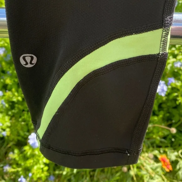 *SOLD* - Lululemon leggings Girls Sz 12/14/16 - Picture 6 of 9